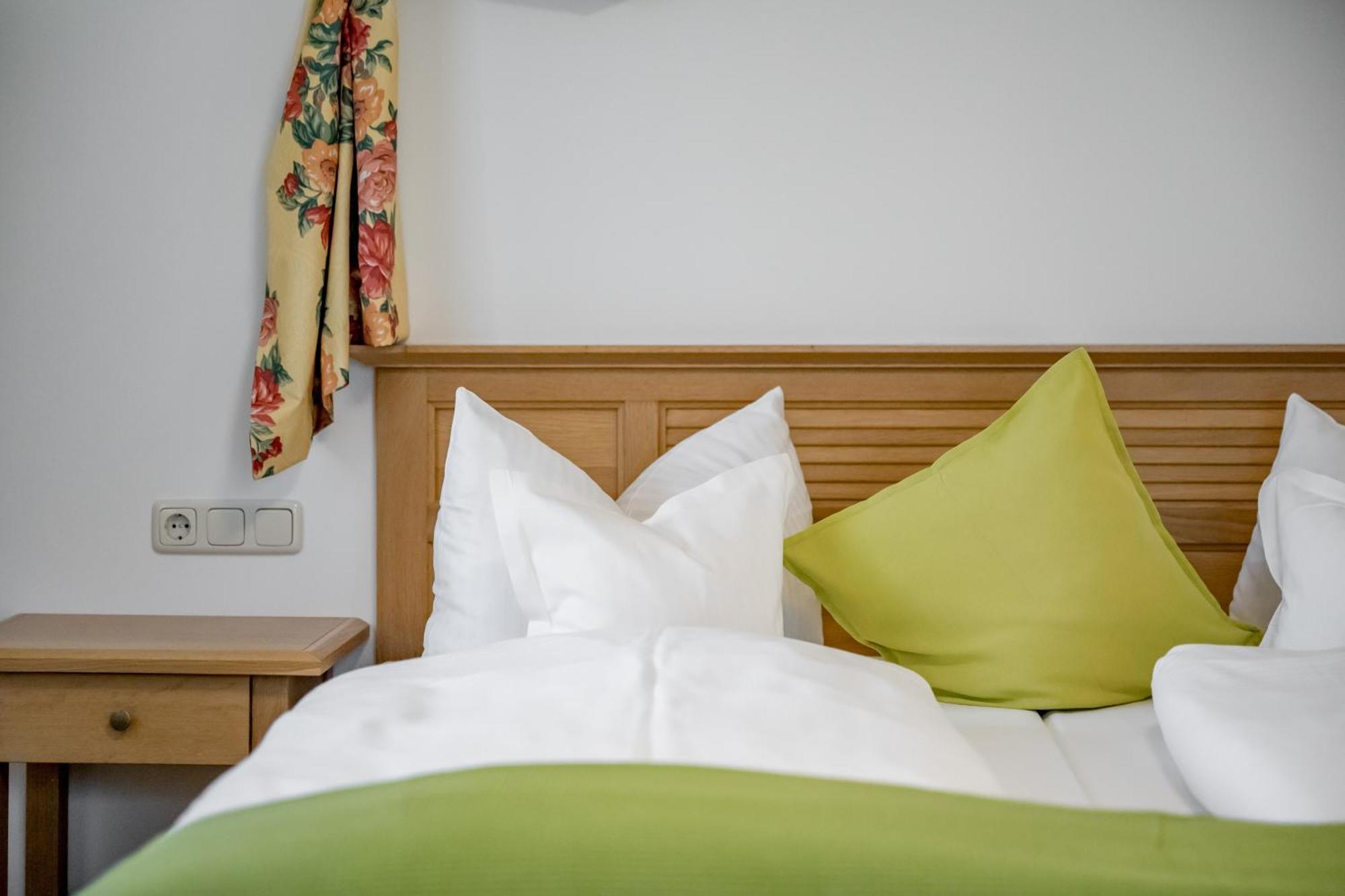 Hotel Ruhpoldinger Hof Pokoj fotografie