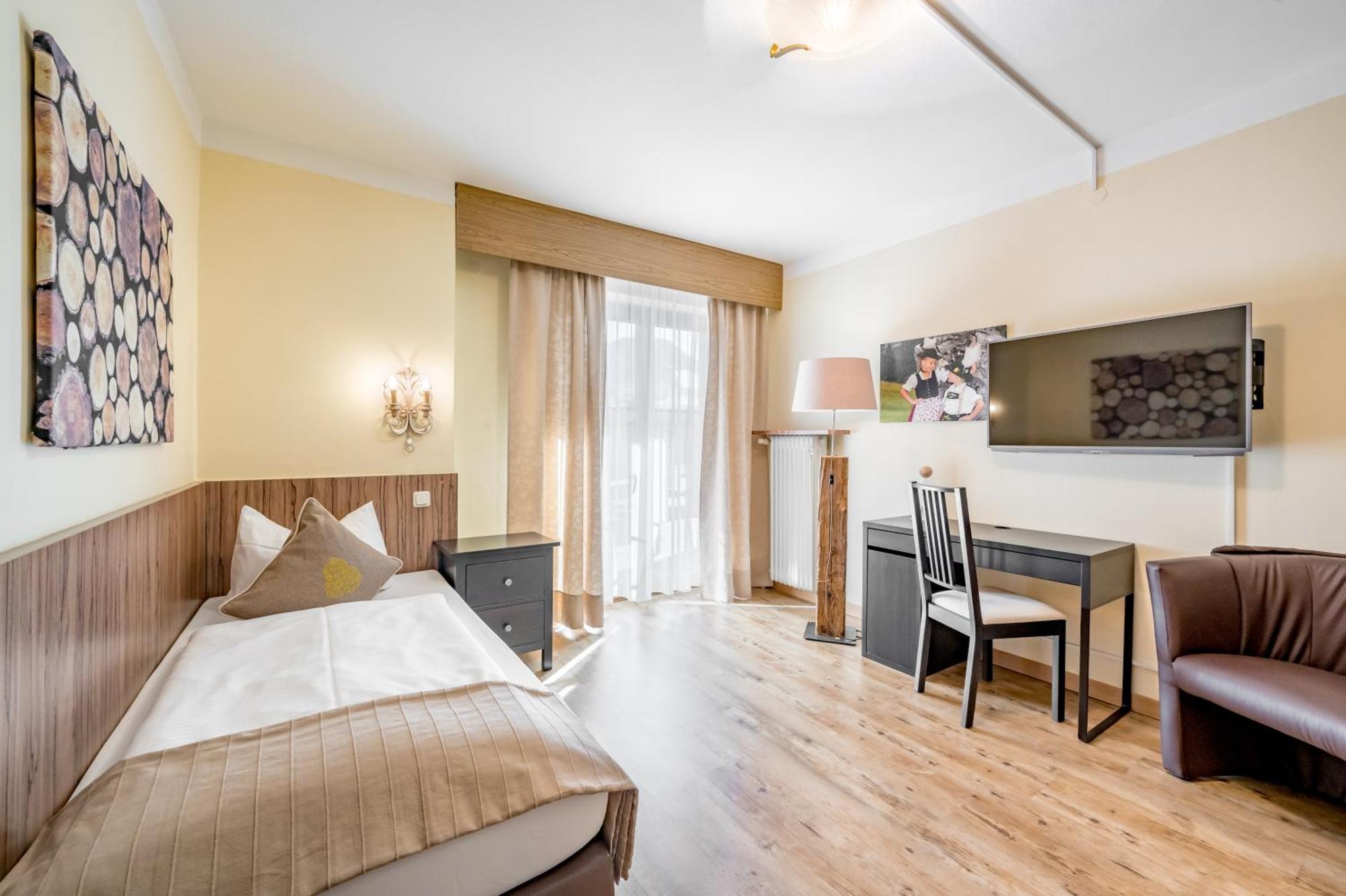 Hotel Ruhpoldinger Hof Pokoj fotografie
